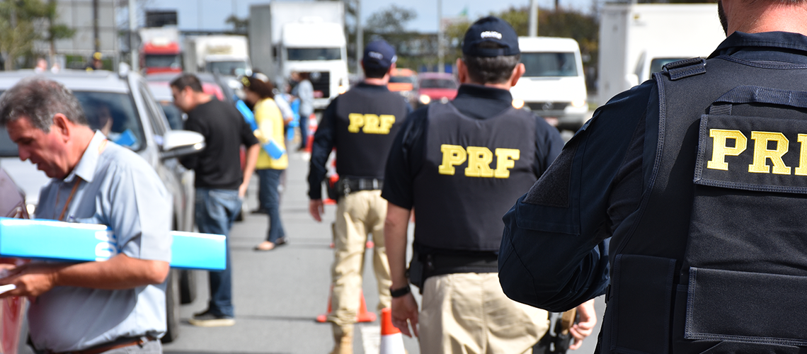 Participação da PRF em operações conjuntas fora de rodovias federais é suspensa pela Justiça